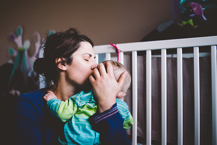 Photo bébé et sa maman - calin - Marionescence.fr