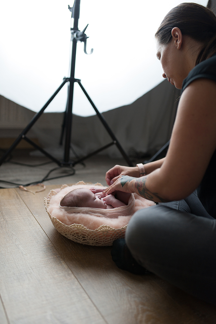 Photographier un bébé dans un panier : une formation pour tout apprendre !