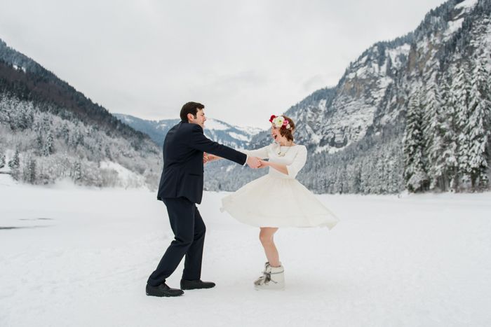 Un mariage en hiver - danser dans la neige - par Cécile Creiche