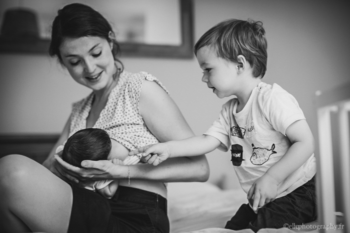 Allaitement dans une grande famille, avec la fratrie