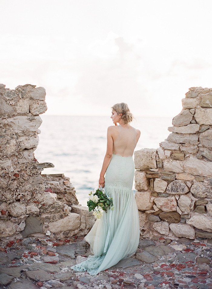 La mariée - Photographie argentique - Plage - Marie Filmphotographer 