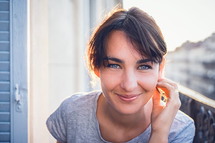 Portrait d'une jeune femme par Amandine Thomas