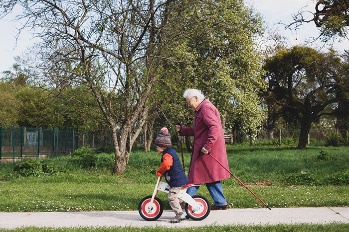 Apprendre à faire du vélo, reportage du quotidien, photographe de famille