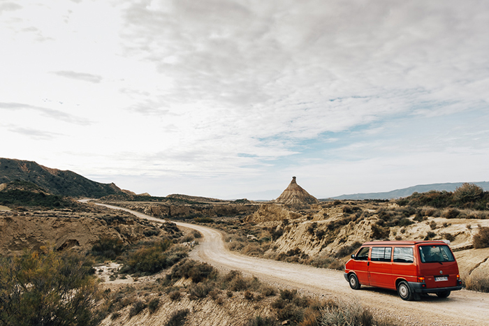 Carine, photographe amateur, aime tout autant les voyages, sa famille et son van...