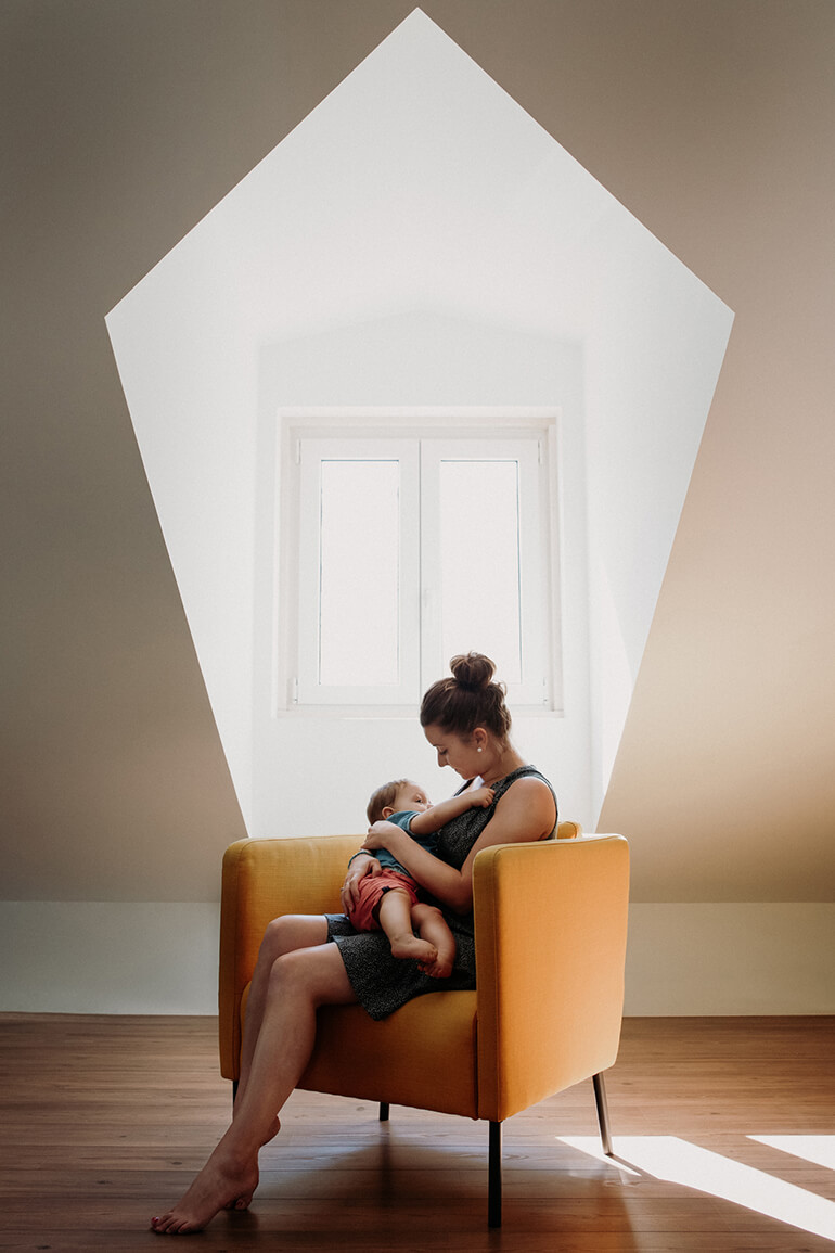 Photographie d'une maman avec son bébé